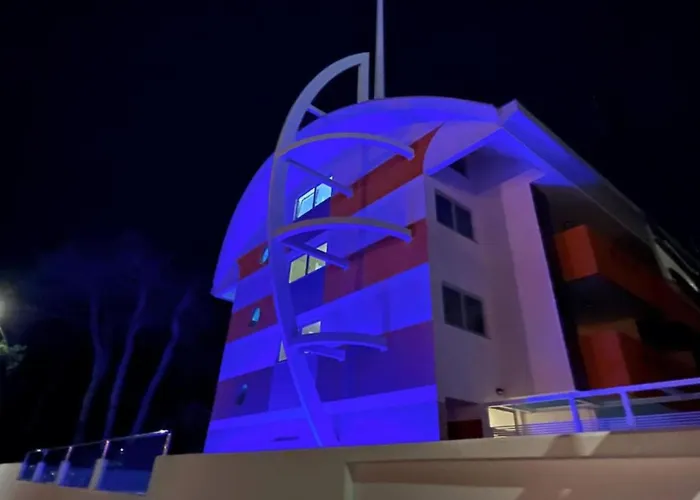 Flat In A With Shared Pool Apartman