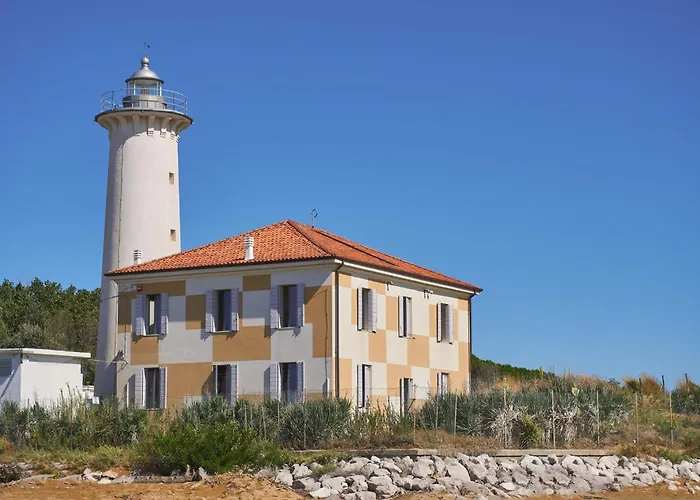 アパート Flat In A With Shared Pool